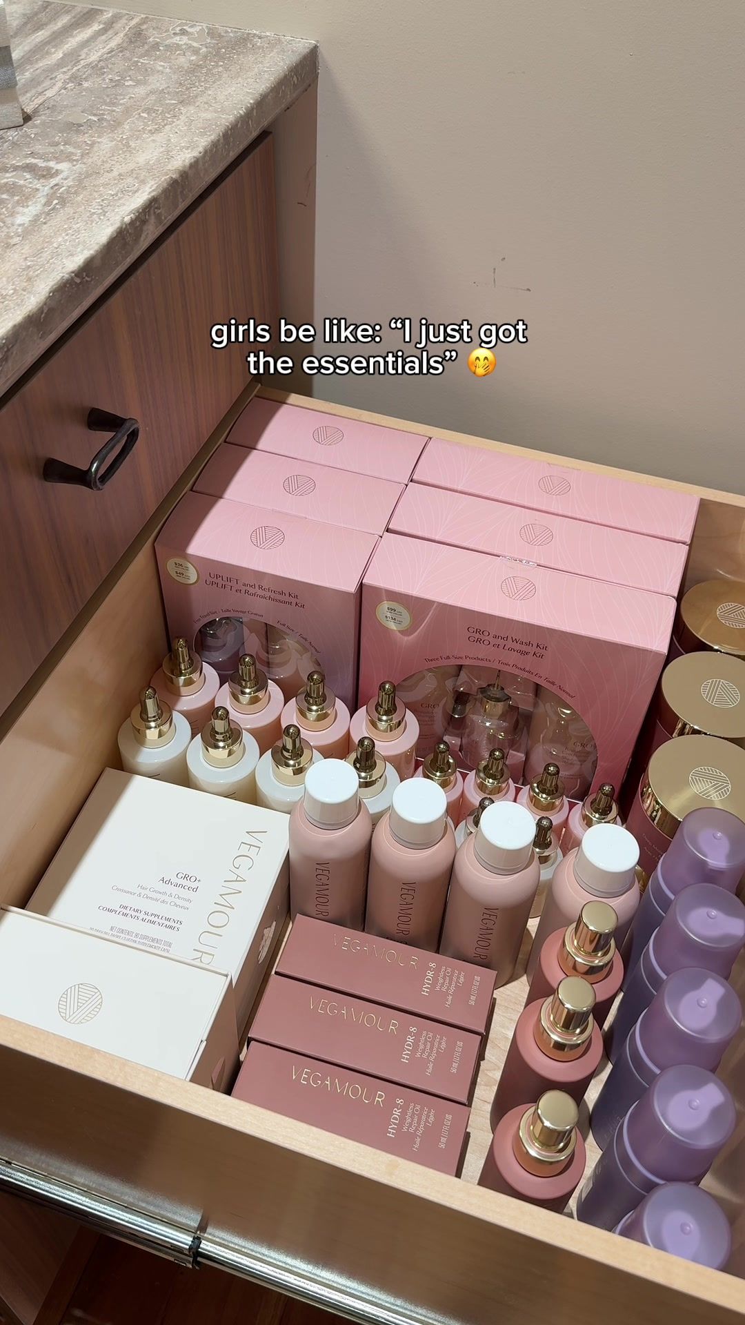 Video post by @vegamour on TikTok