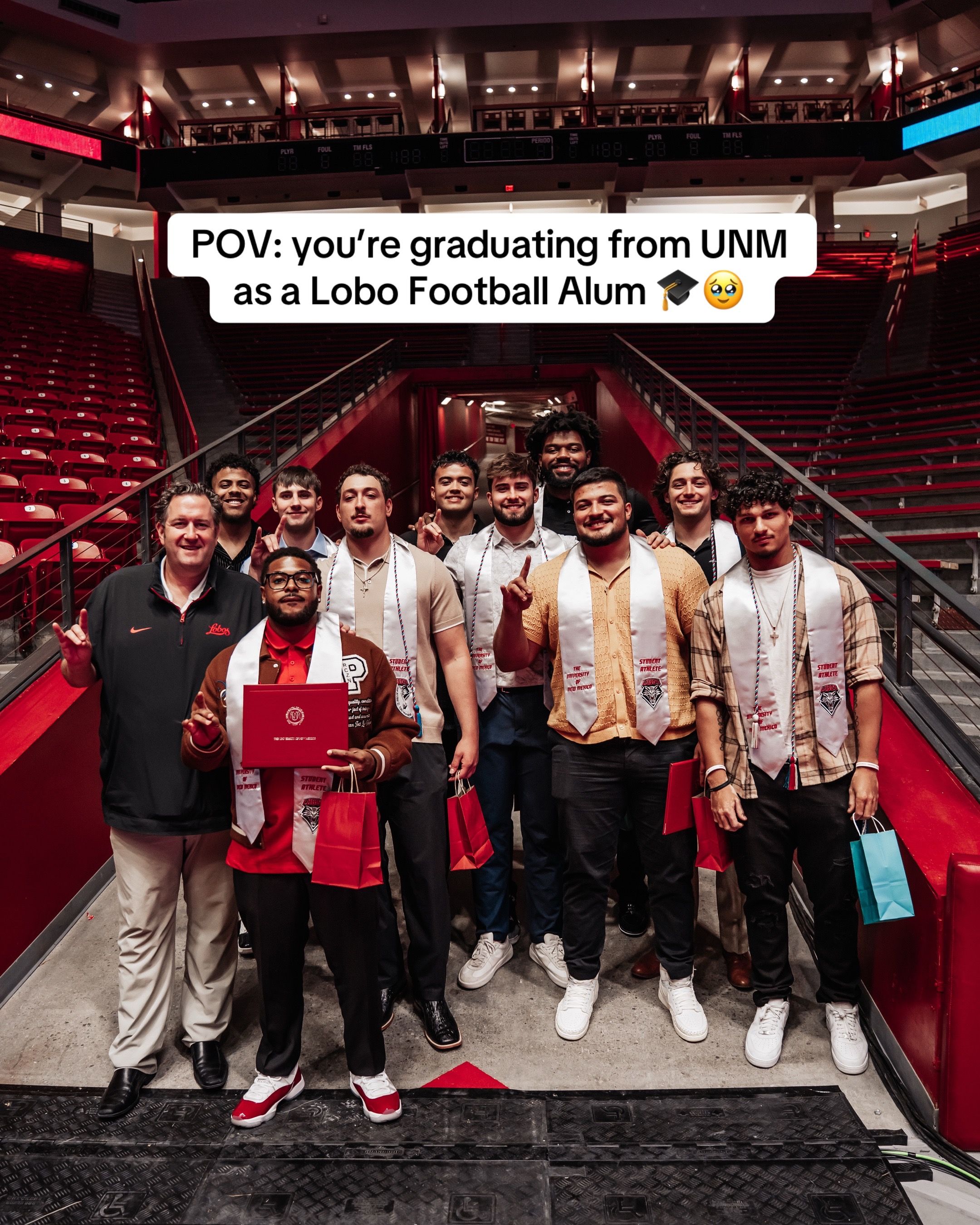 Video post by @unmlobofb_ on TikTok