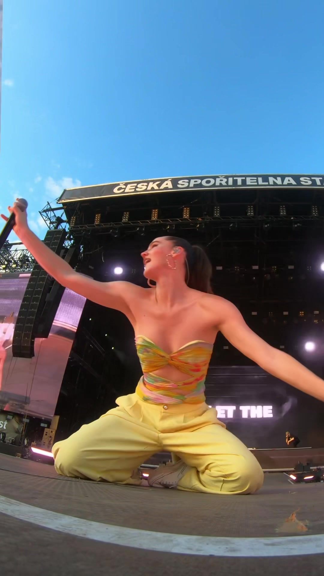 Video post by @sofitukker on TikTok