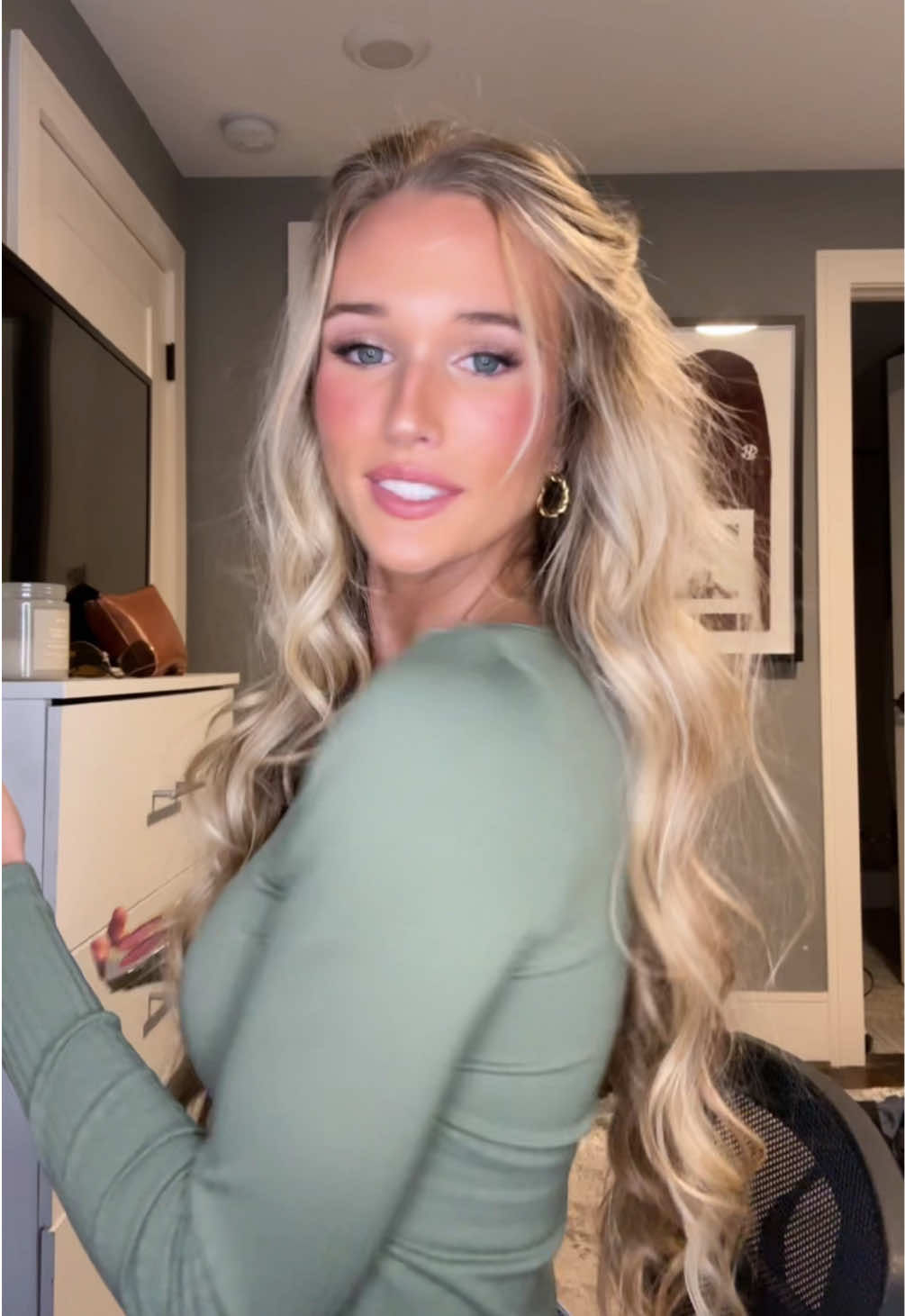 Video post by @elise_robbinss on TikTok