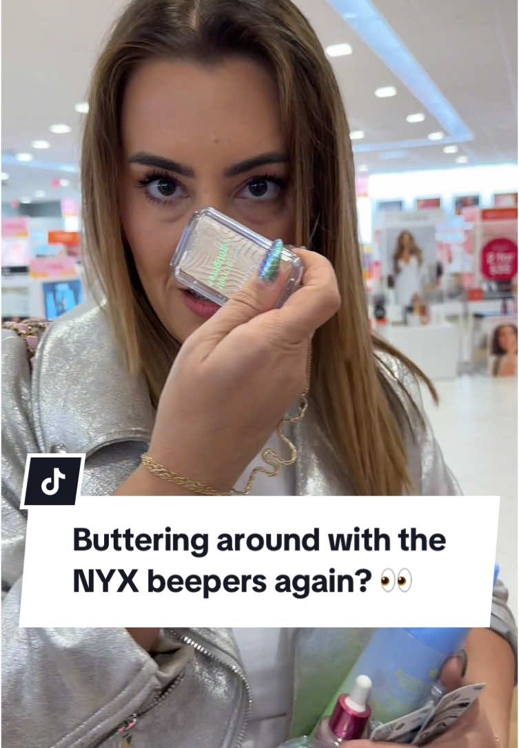 Video post by @thelipsticklesbians on TikTok