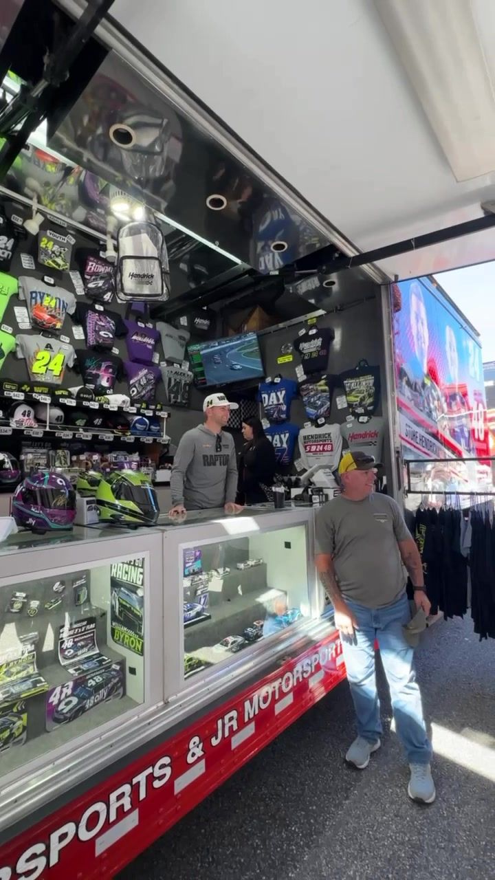 Video post by @teamhendrick on TikTok