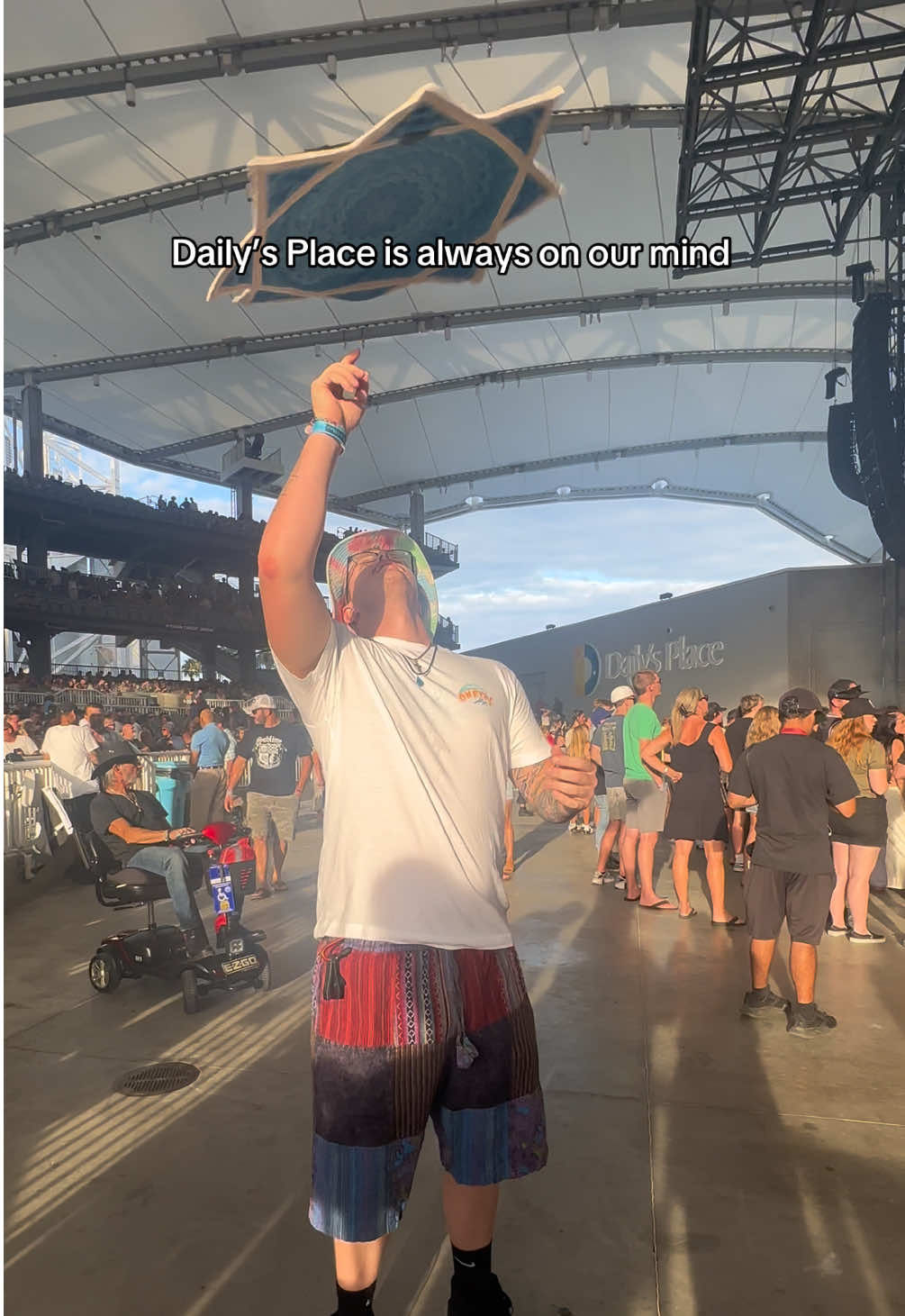 Video post by @dailysplace on TikTok