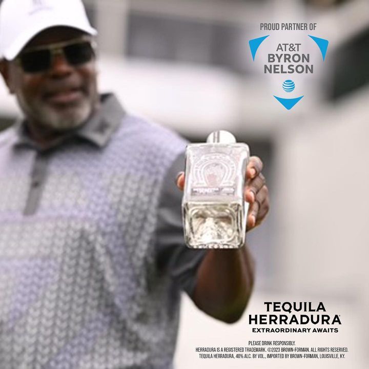 Image post by @EmmittSmith on Facebook