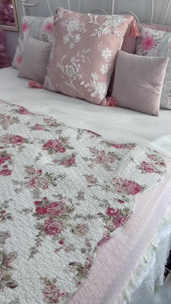 Video post by @snugzmeow on TikTok