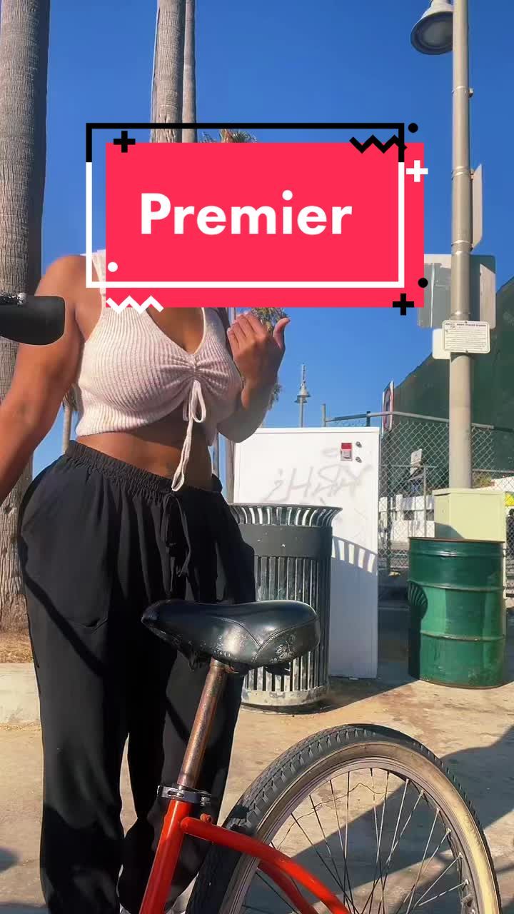 Video post by @helenahoney on TikTok