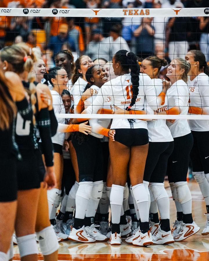 Image post by @TexasLonghornsVolleyball on Facebook