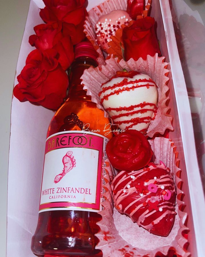 Image post by @bears-berries on Facebook