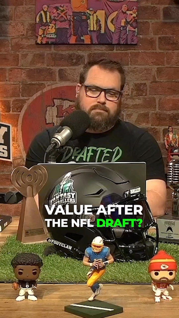 Video post by @thefantasyfootballers on Facebook