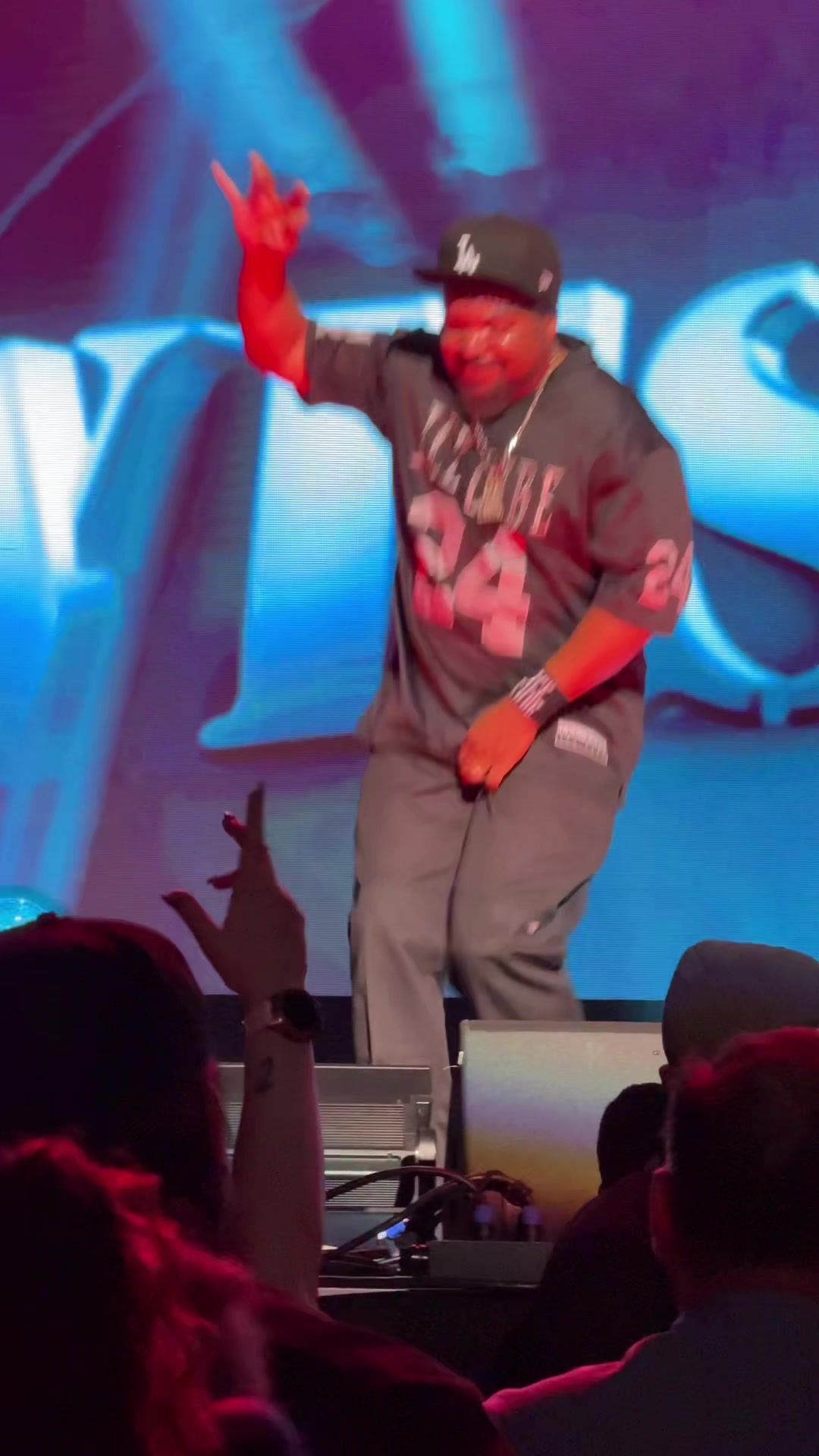 Video post by @moda_center on TikTok