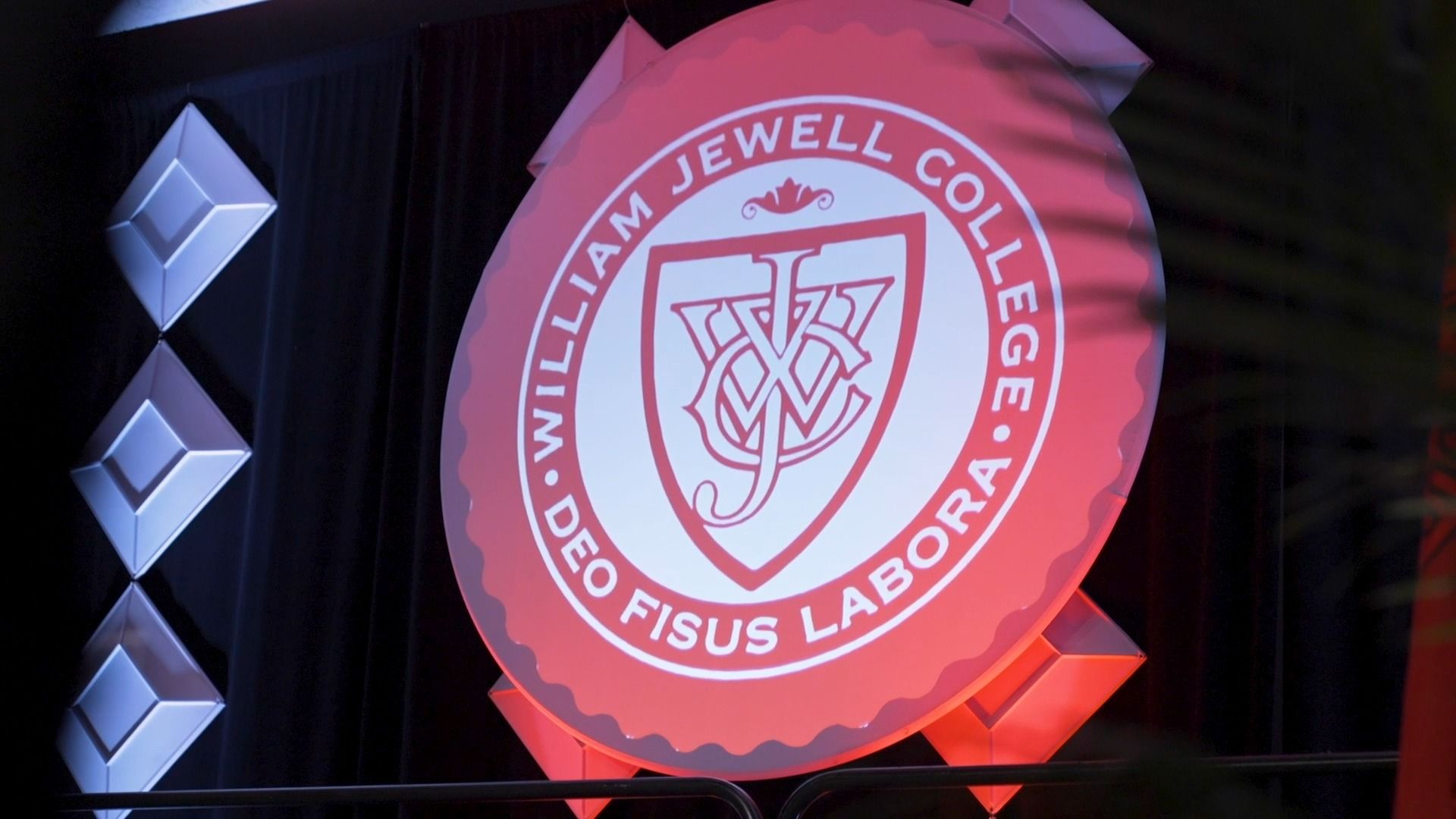 Image post by @jewellalumni on Facebook