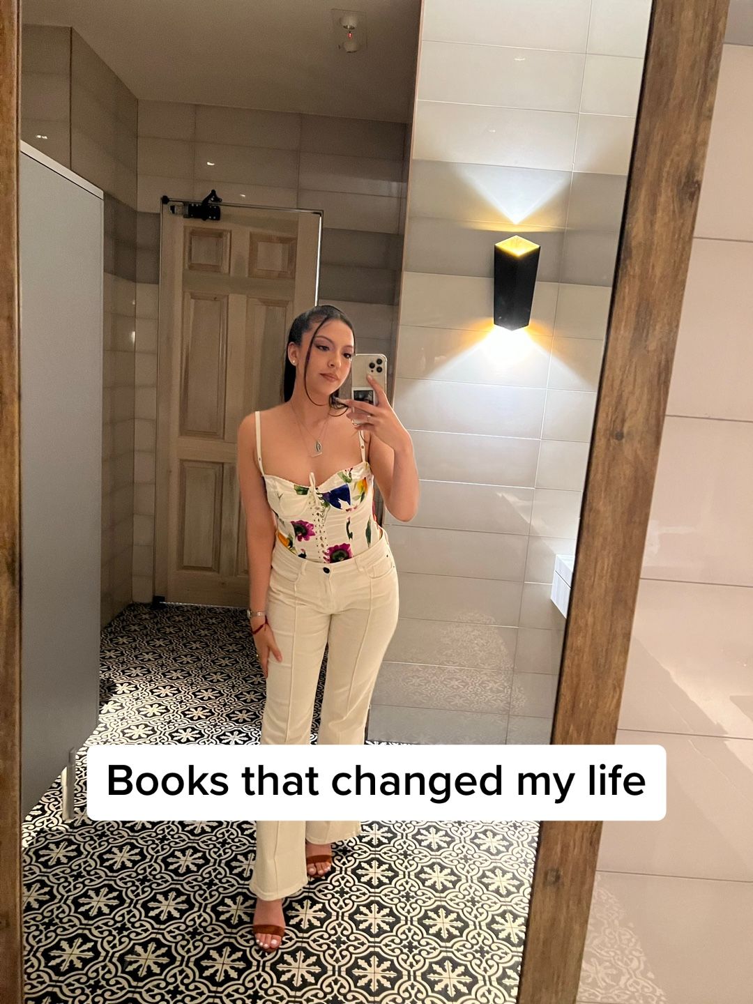 Image post by @lexdelag on TikTok