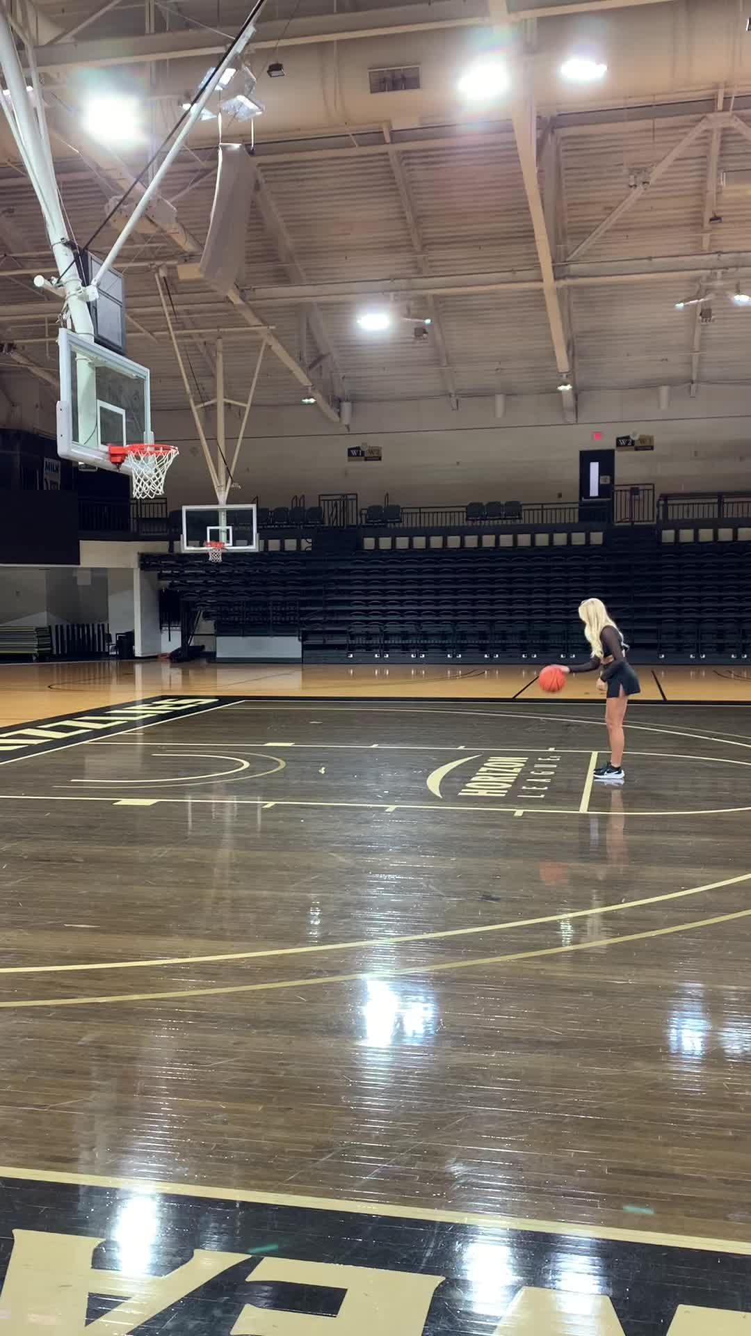Video post by @goldengrizzlies on TikTok