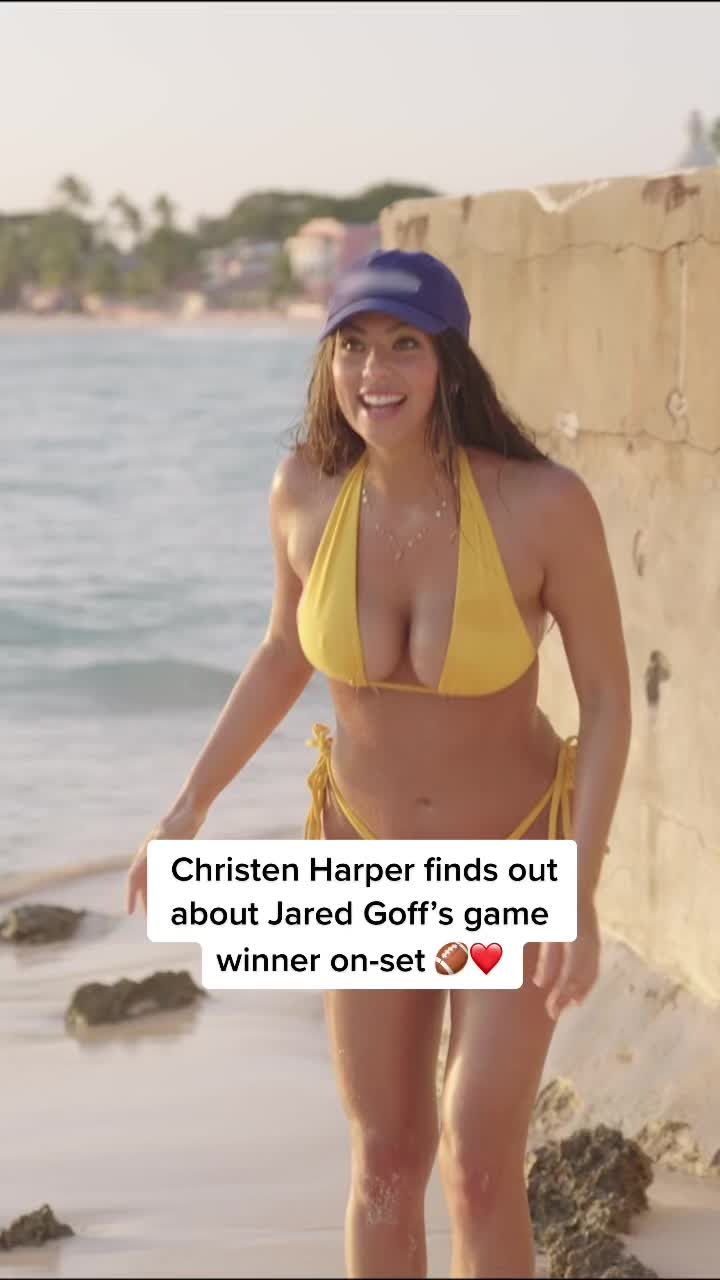 Video post by @si.swimsuit on TikTok