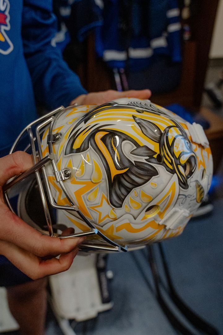 Image post by @nhljets on Facebook