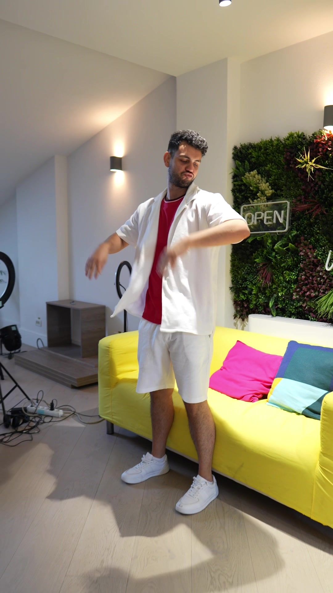 Video post by @claudisky on TikTok