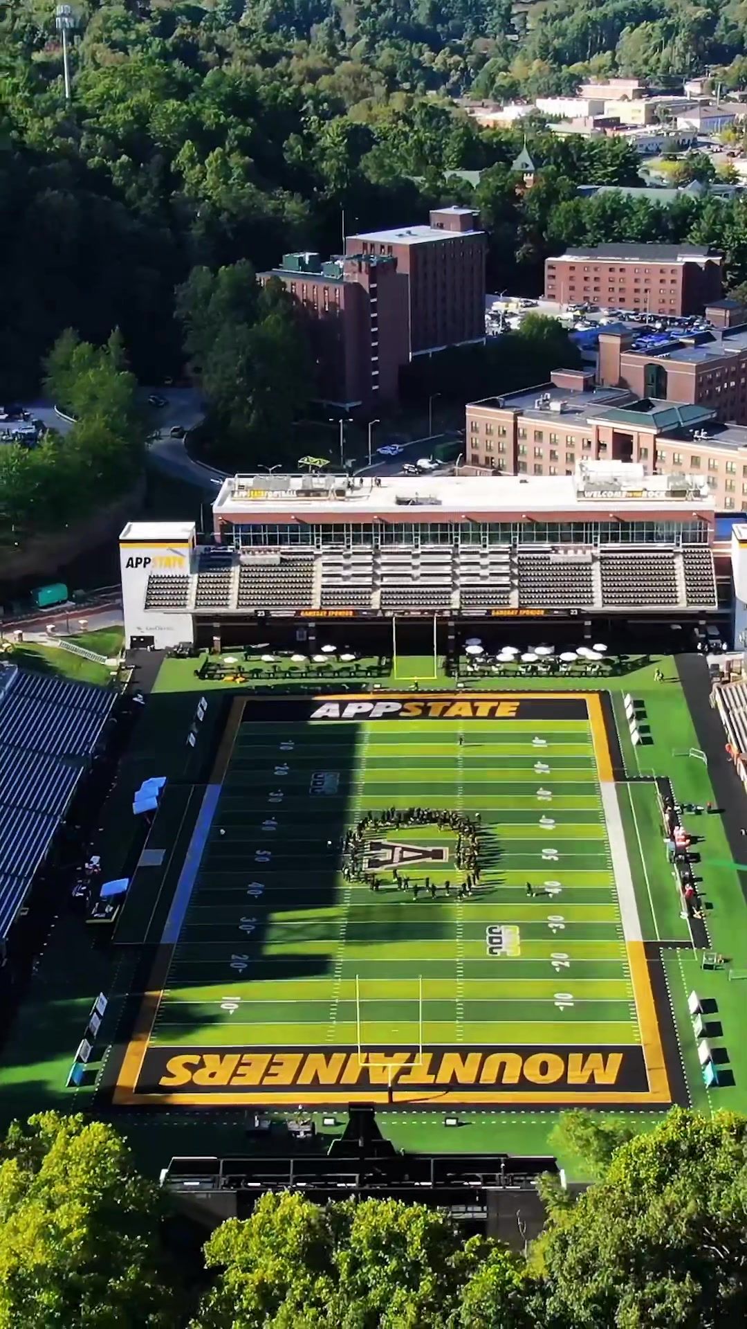 Video post by @maxrenfro on TikTok