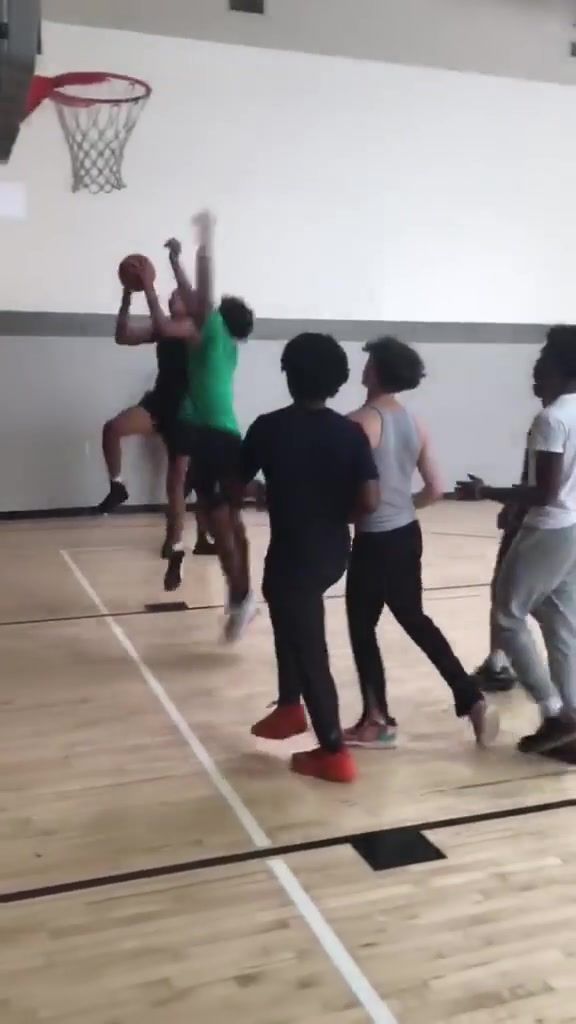 Video post by @playmakerhoops on TikTok