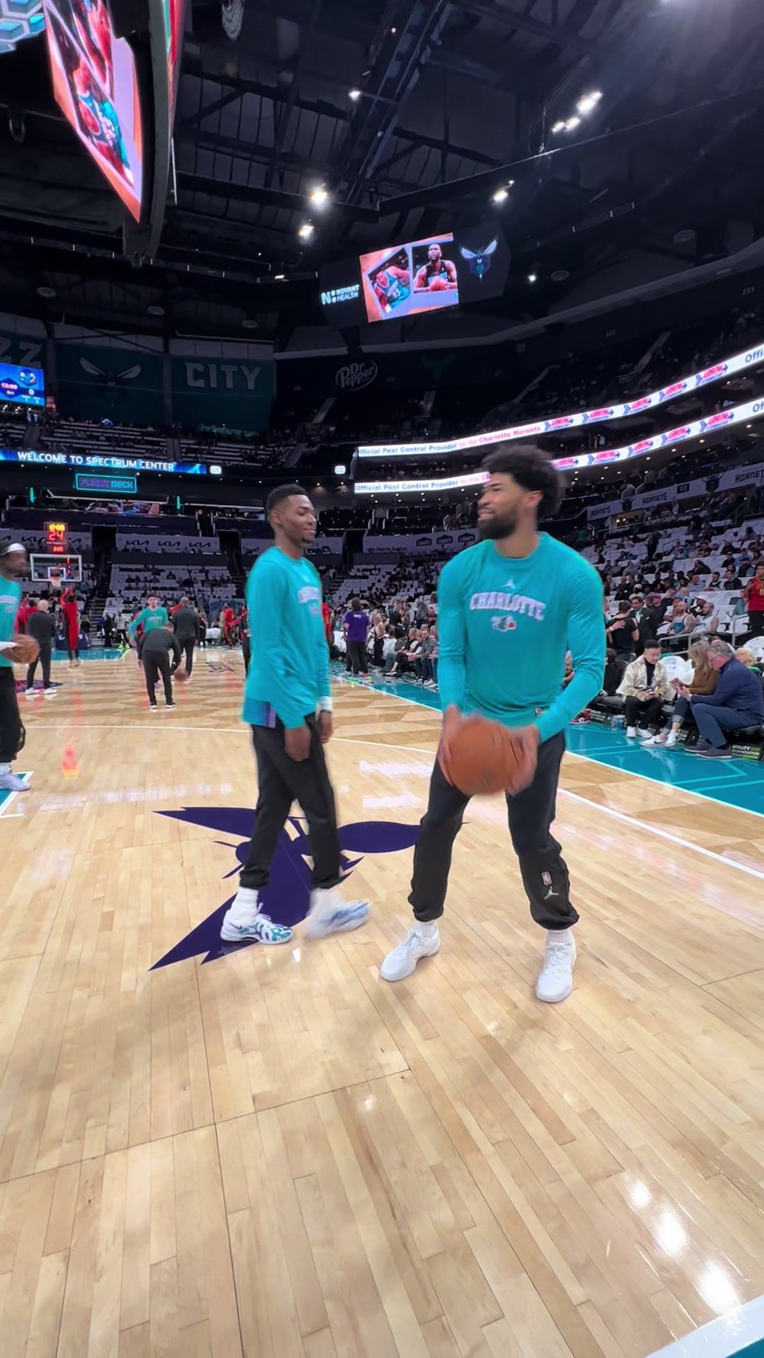 Video post by @hornets on TikTok