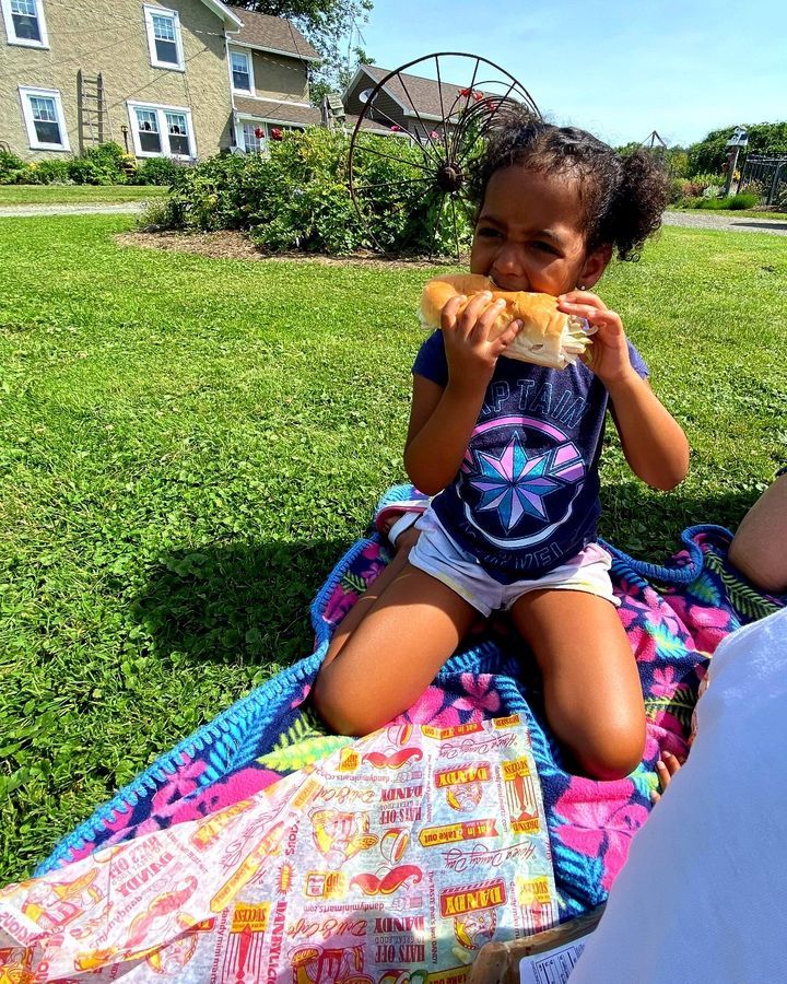 Image post by @dandyminimarts on Facebook