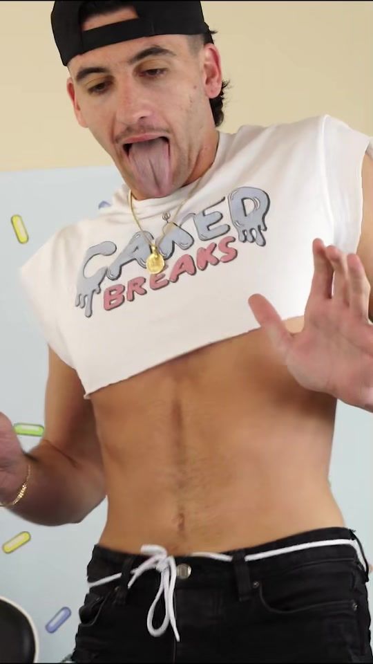 Video post by @cakedbreaks on TikTok