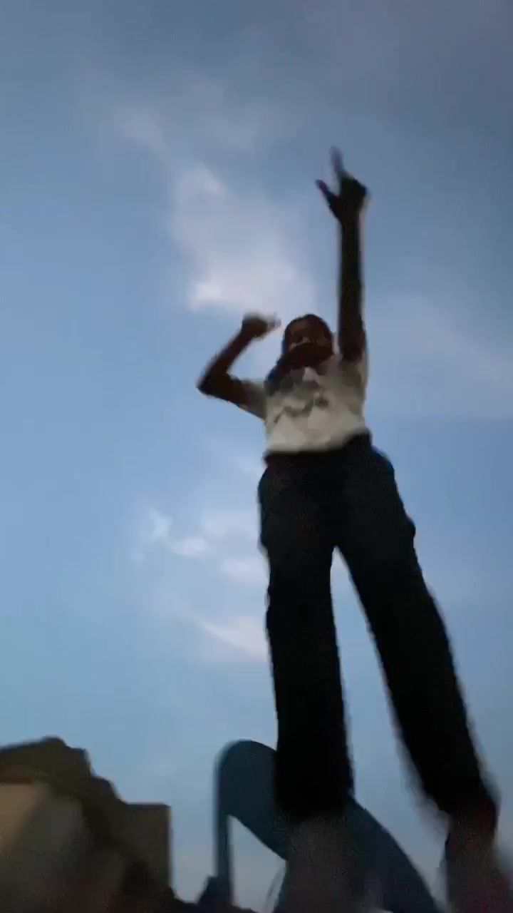 Video post by @riz.com on TikTok