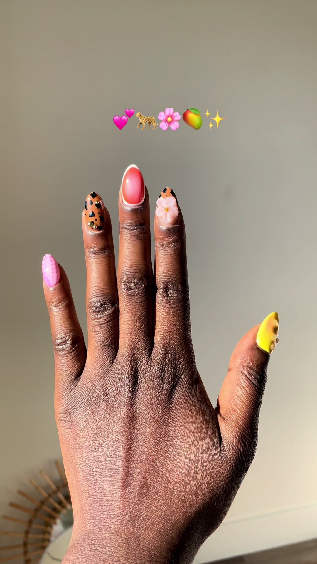 Video post by @sandrah101 on TikTok