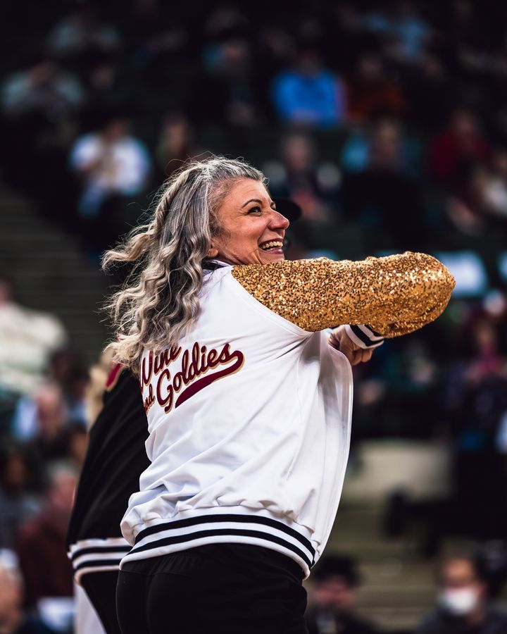 Image post by @CavsEntertainmentTeams on Facebook