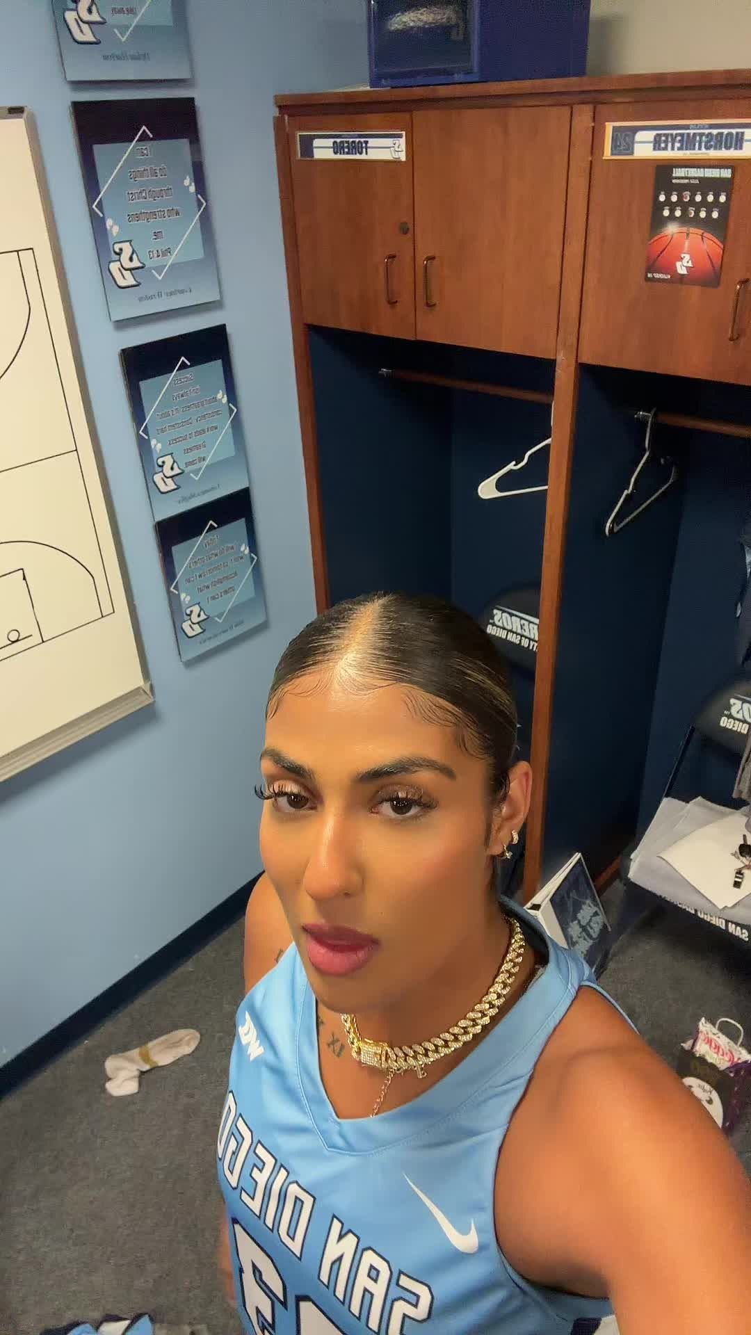 Video post by @usd_wbb on TikTok