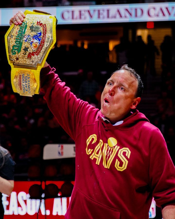 Image post by @CavsEntertainmentTeams on Facebook