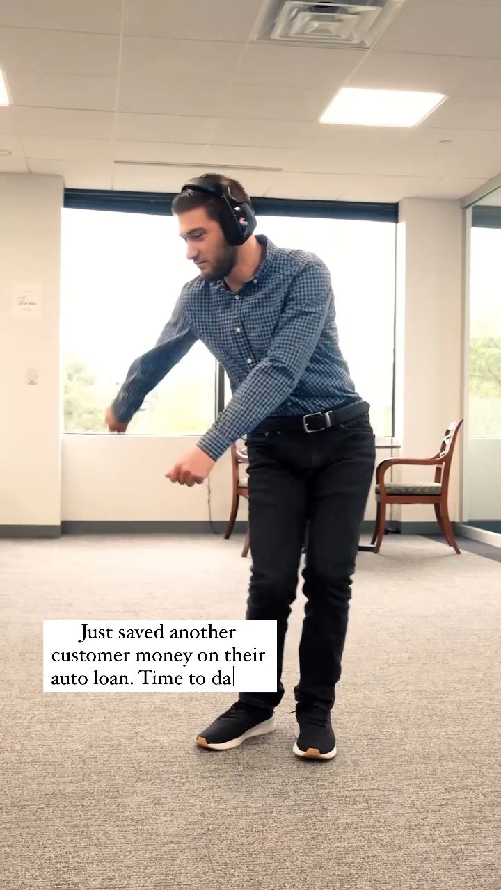 Video post by @RefiJet on Facebook