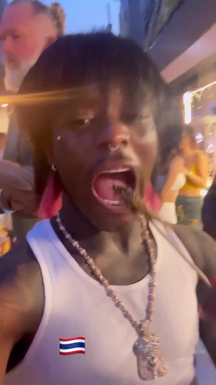 Video post by @rollingloud.asia on TikTok