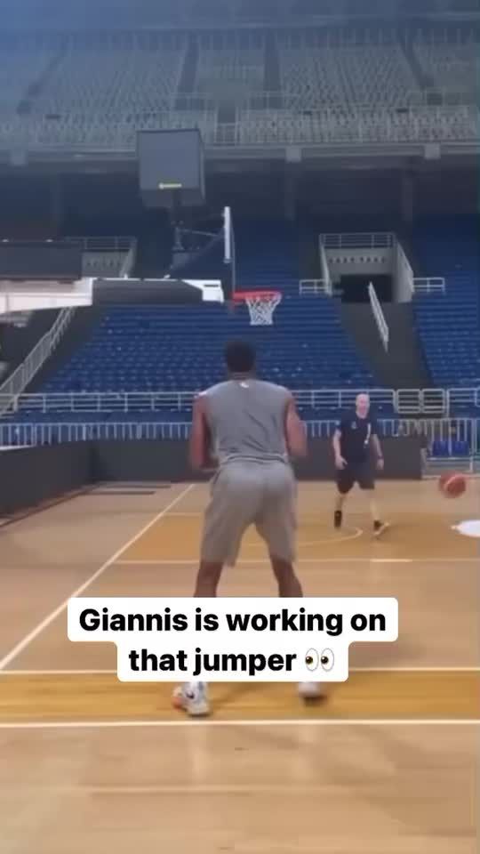 Video post by @_halftimehoops on TikTok