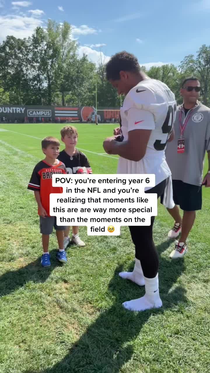 Video post by @isaacrochell on TikTok