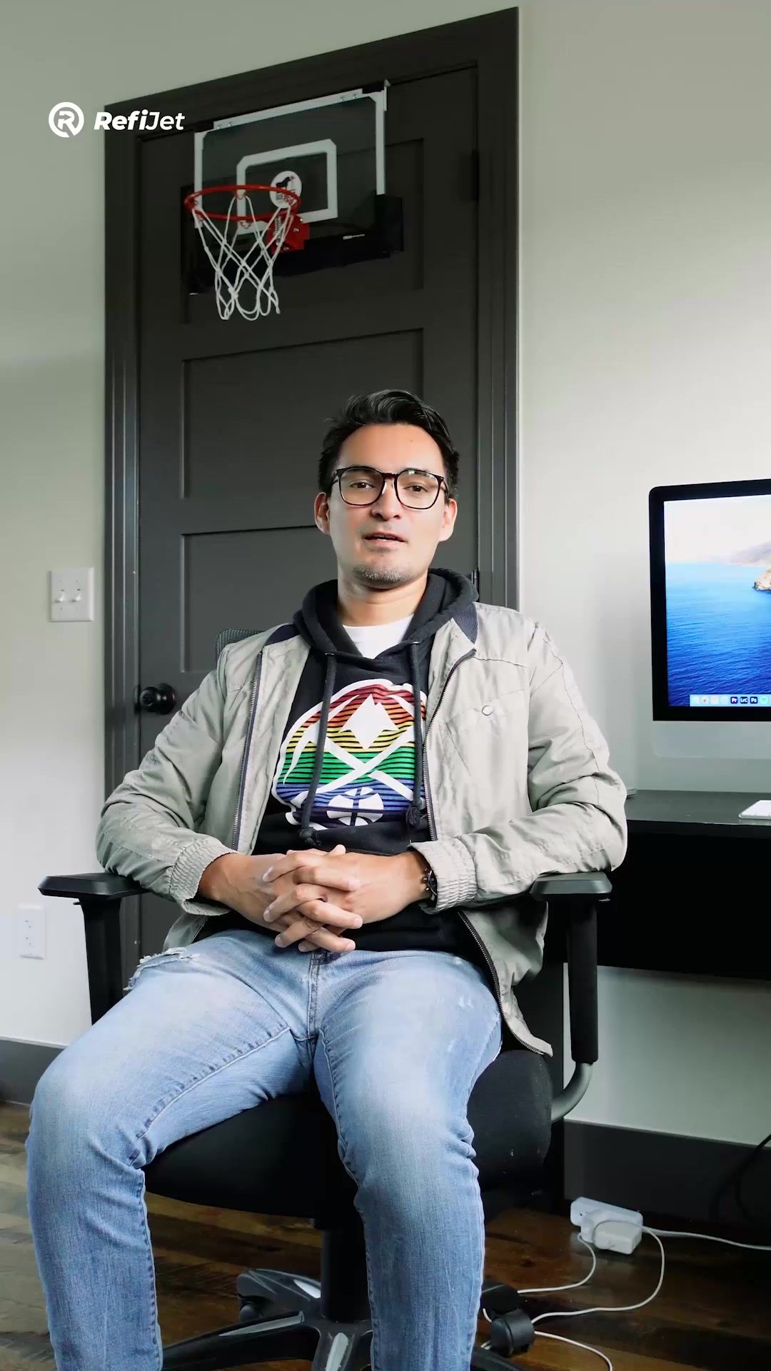 Video post by @RefiJet on Facebook