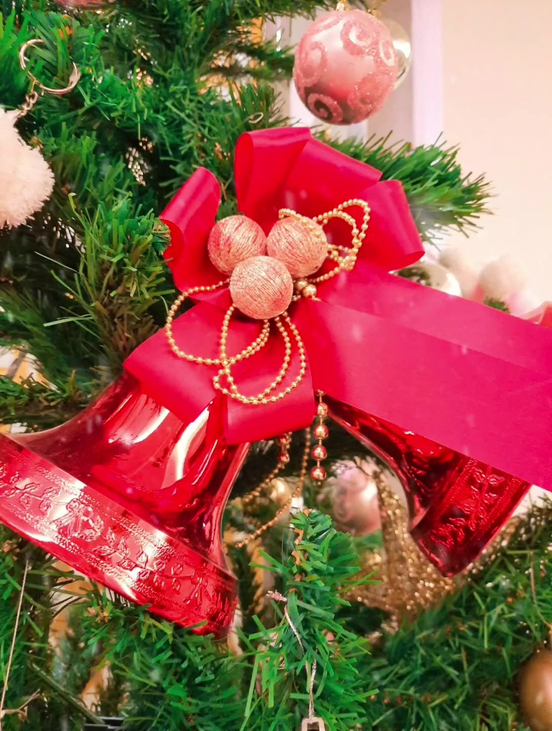 Video post by @gallerylakeview on Facebook