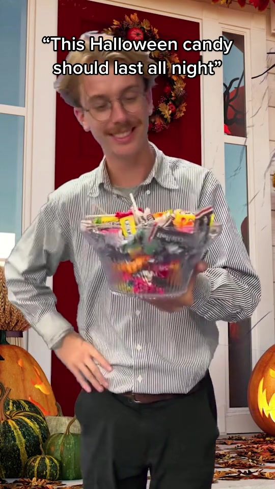 Video post by @tootsieroll on TikTok