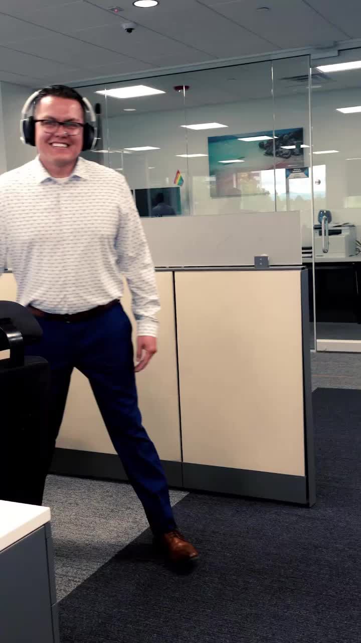 Video post by @RefiJet on Facebook