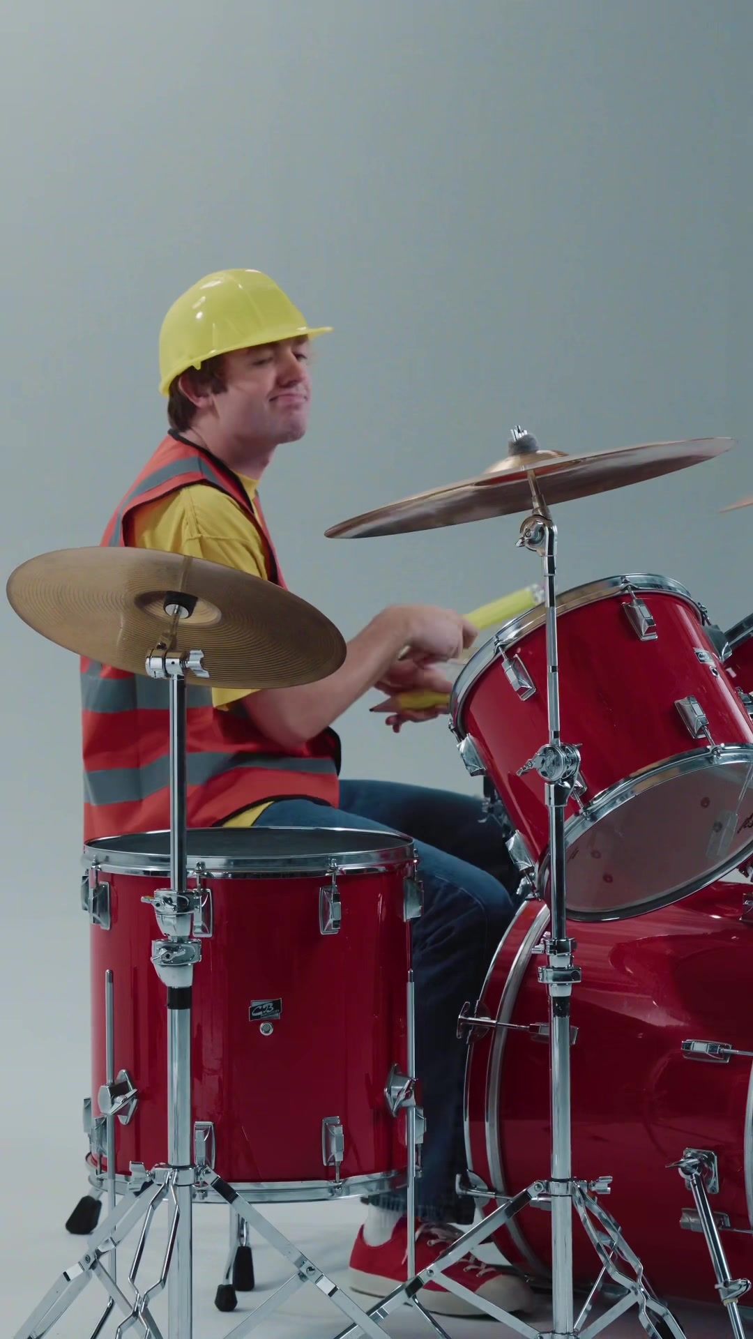 Video post by @dayglow on TikTok