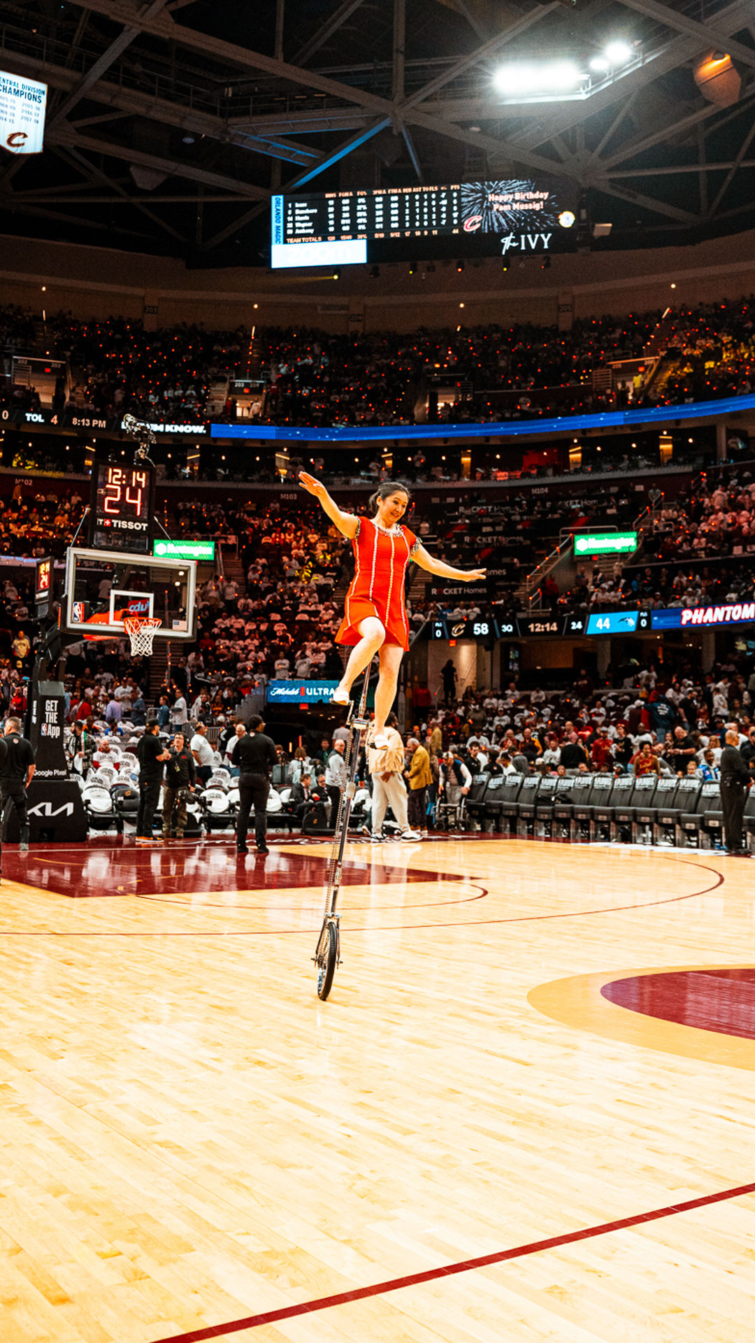 Video post by @CavsEntertainment on Facebook