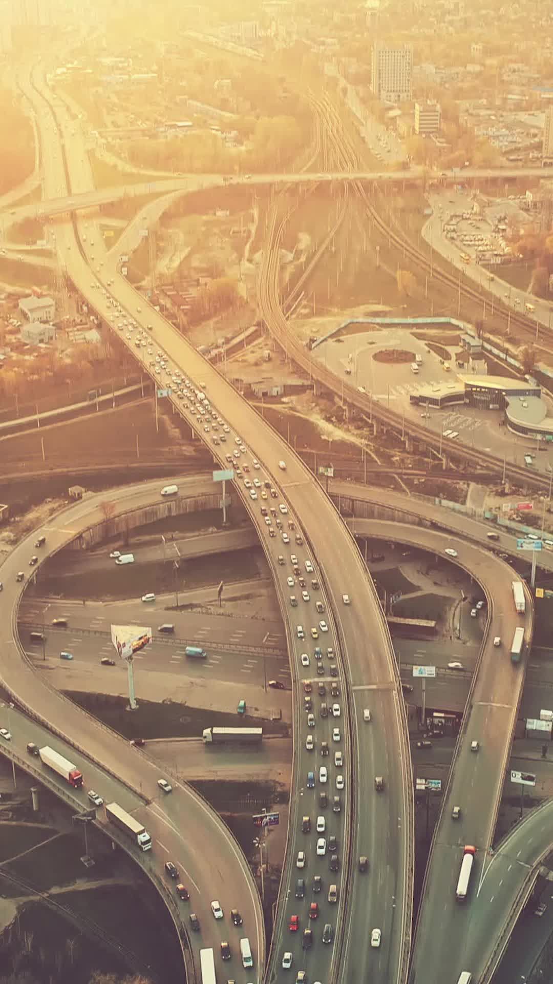 Video post by @RefiJet on Facebook