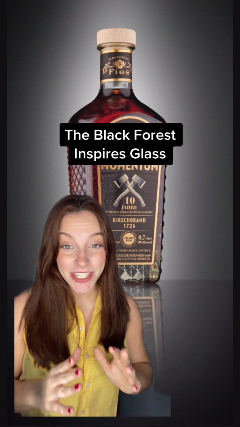 Video post by @oi_glass on TikTok