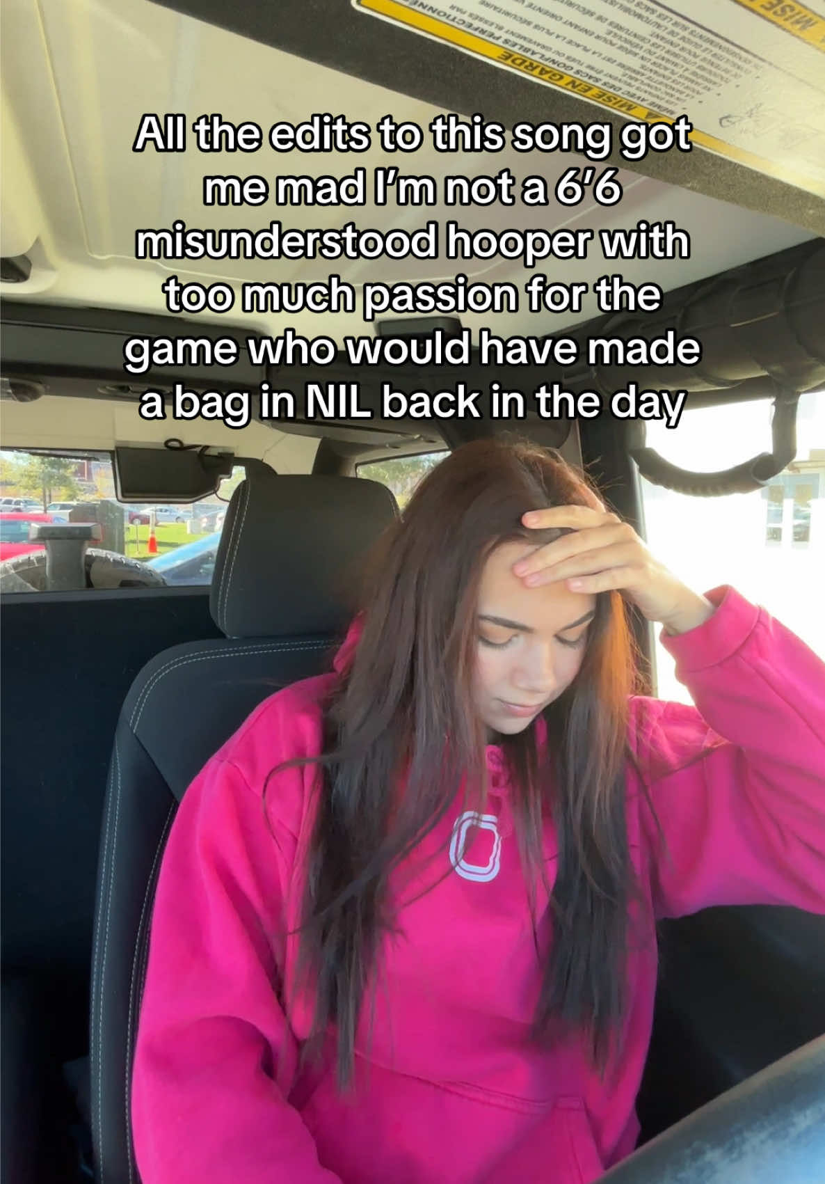 Video post by @karinaaamos on TikTok