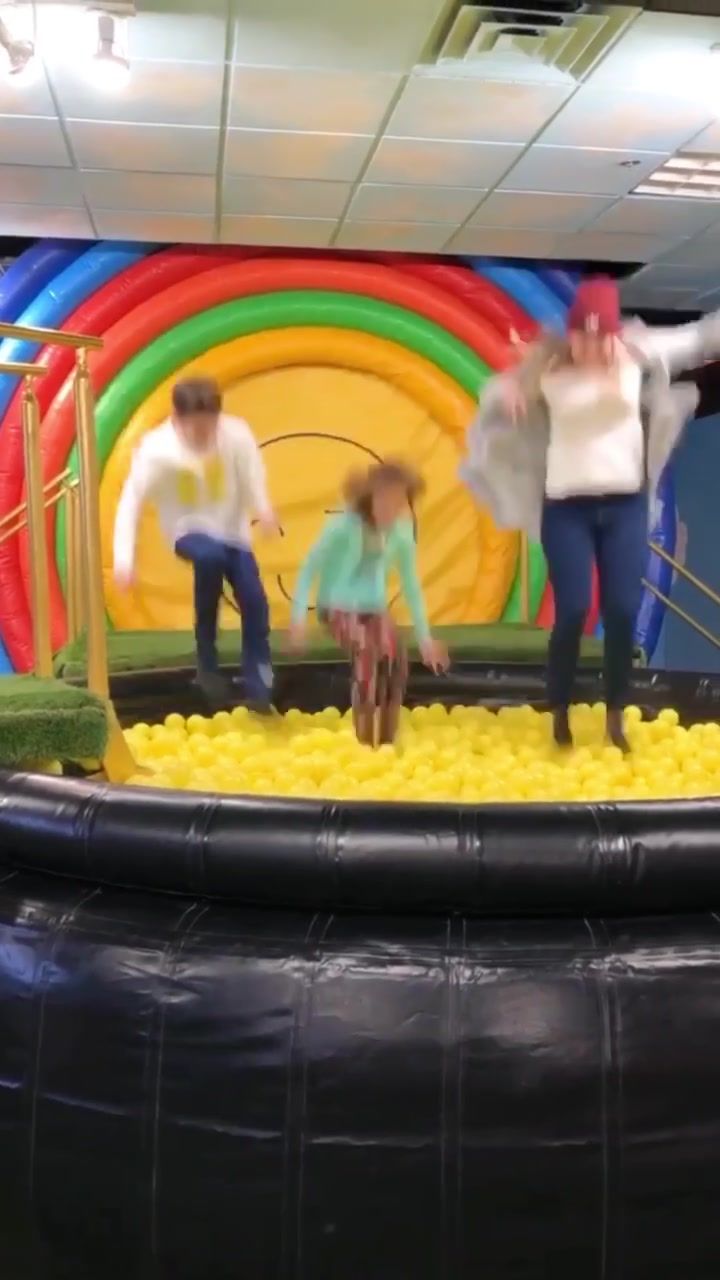 Video post by @alexslemonade on TikTok