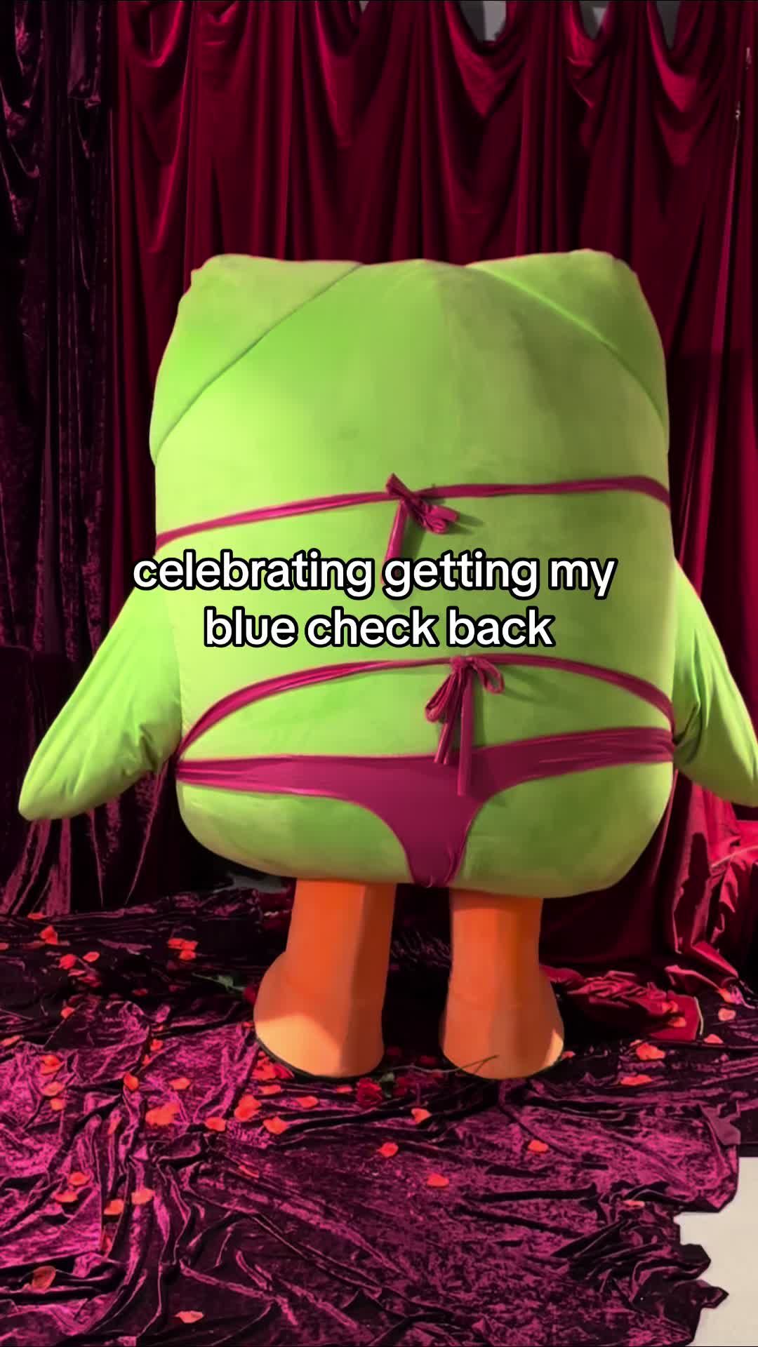 Video post by @duolingo on TikTok