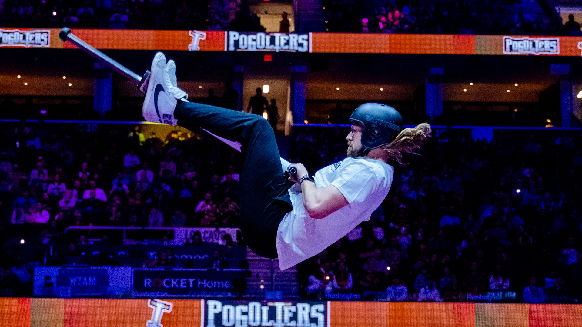 Image post by @CavsEntertainmentTeams on Facebook