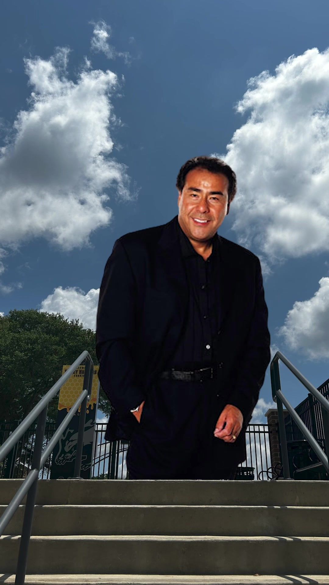 Video post by @gohoneyhunters on TikTok