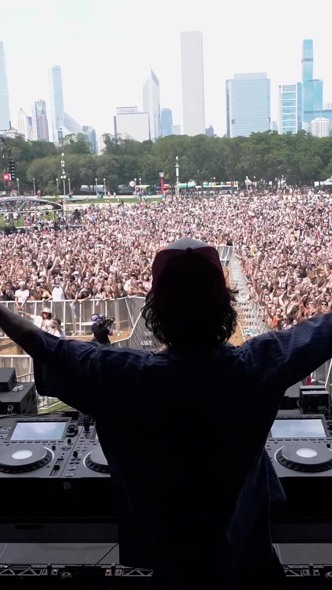 Video post by @discolines on TikTok