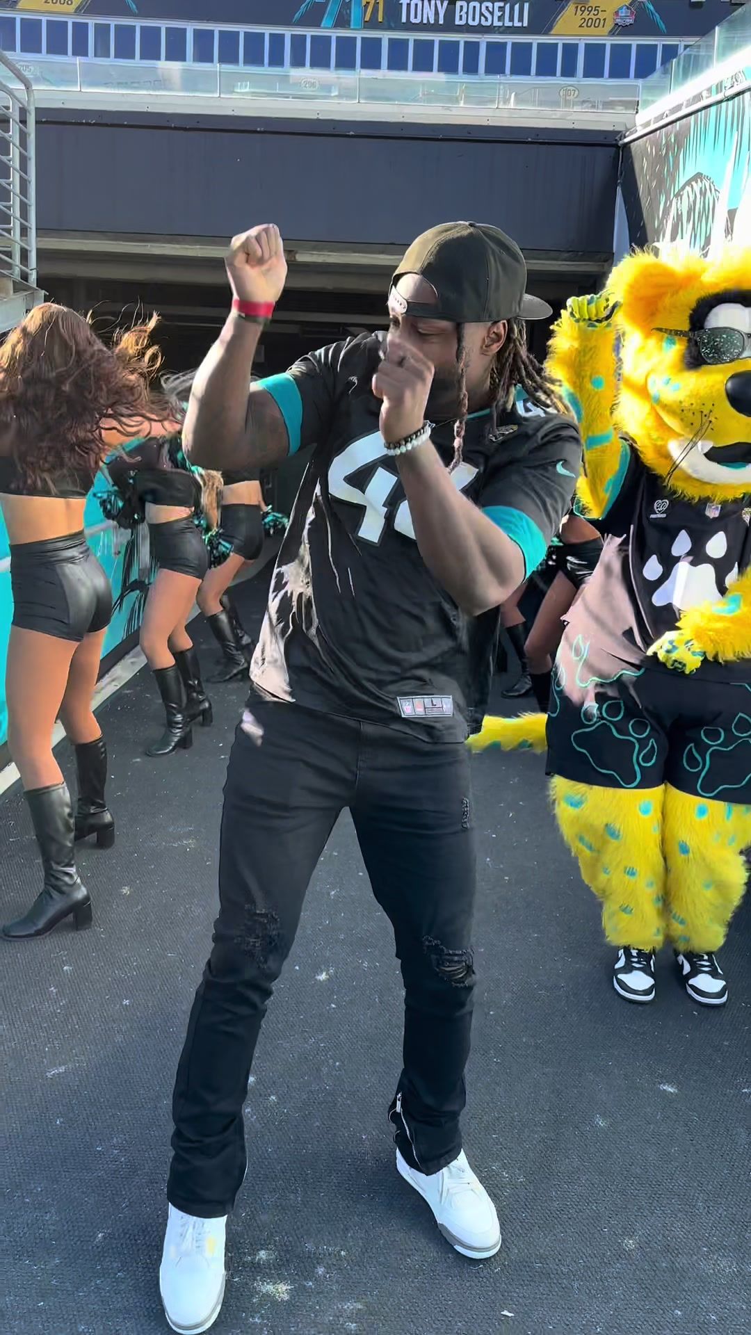 Video post by @dailysplace on TikTok