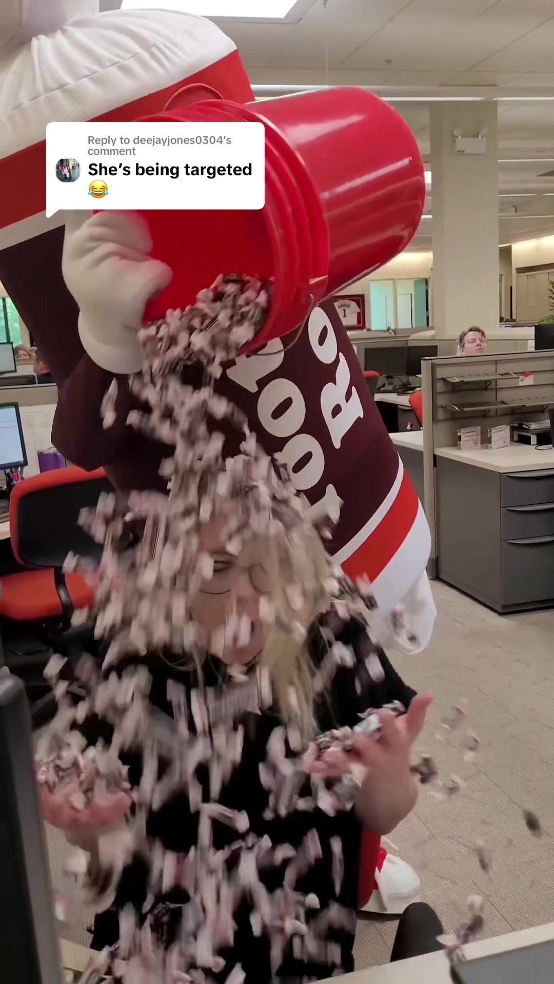 Video post by @tootsieroll on TikTok